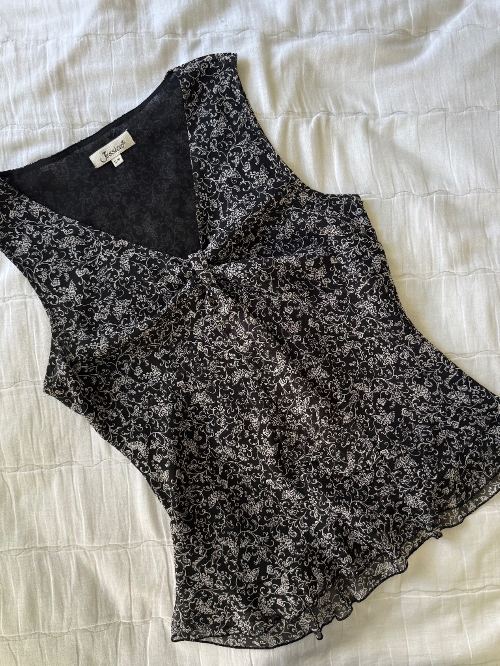 VINTAGE y2k Jessica flowy abstract paisley sleeveless blouse